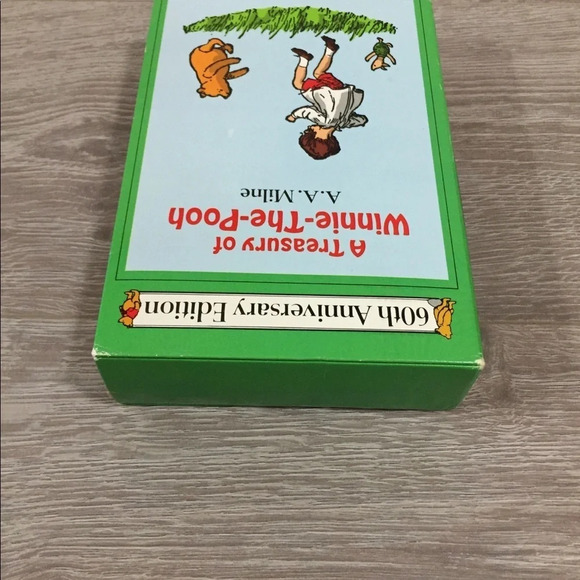 🌸 A Treasury of Winnie-The-Pooh 60th Anniversary Set - Picture 4 of 12
